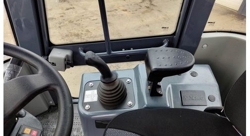 Фронтальный погрузчик XCMG LW180K